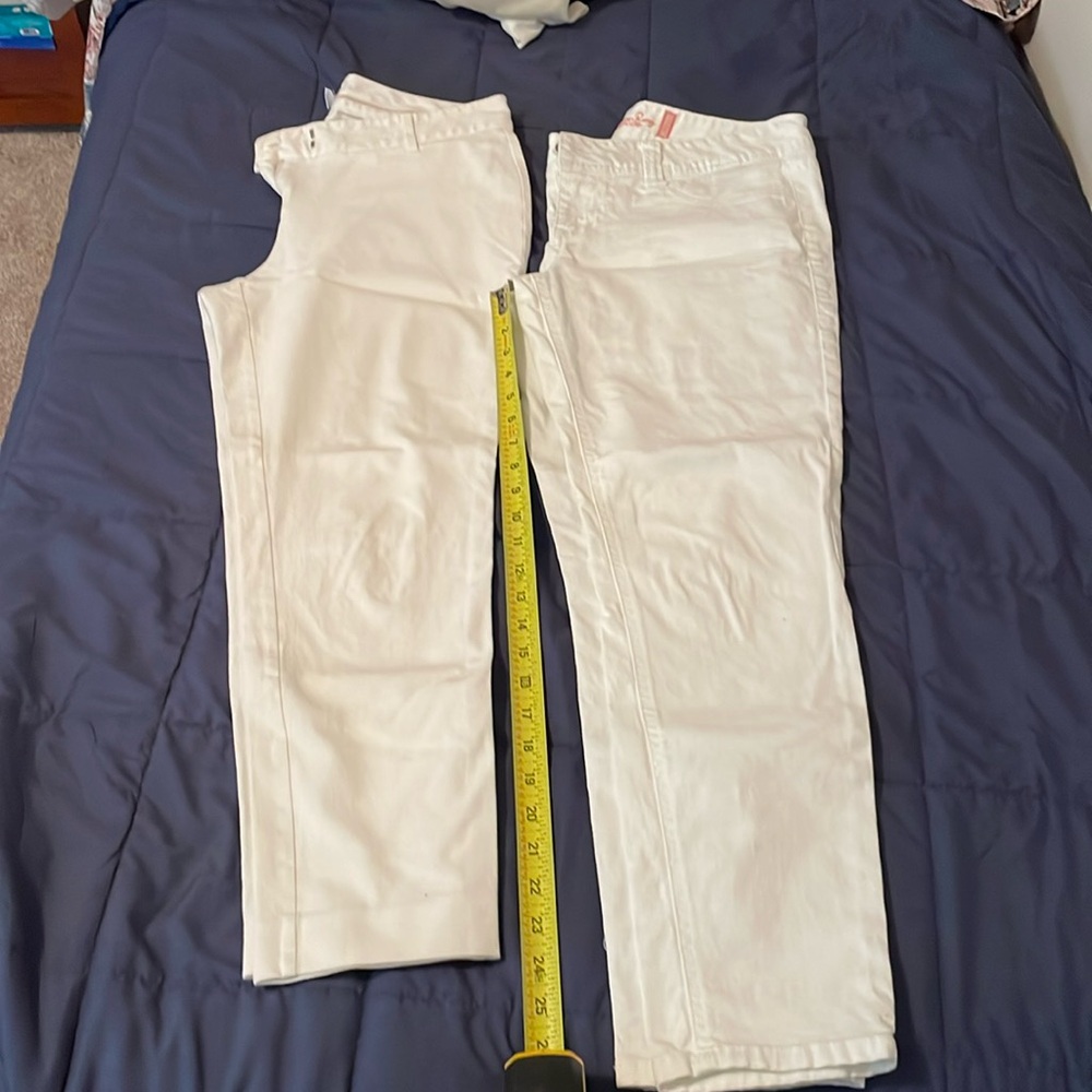 White capri/ankle pants